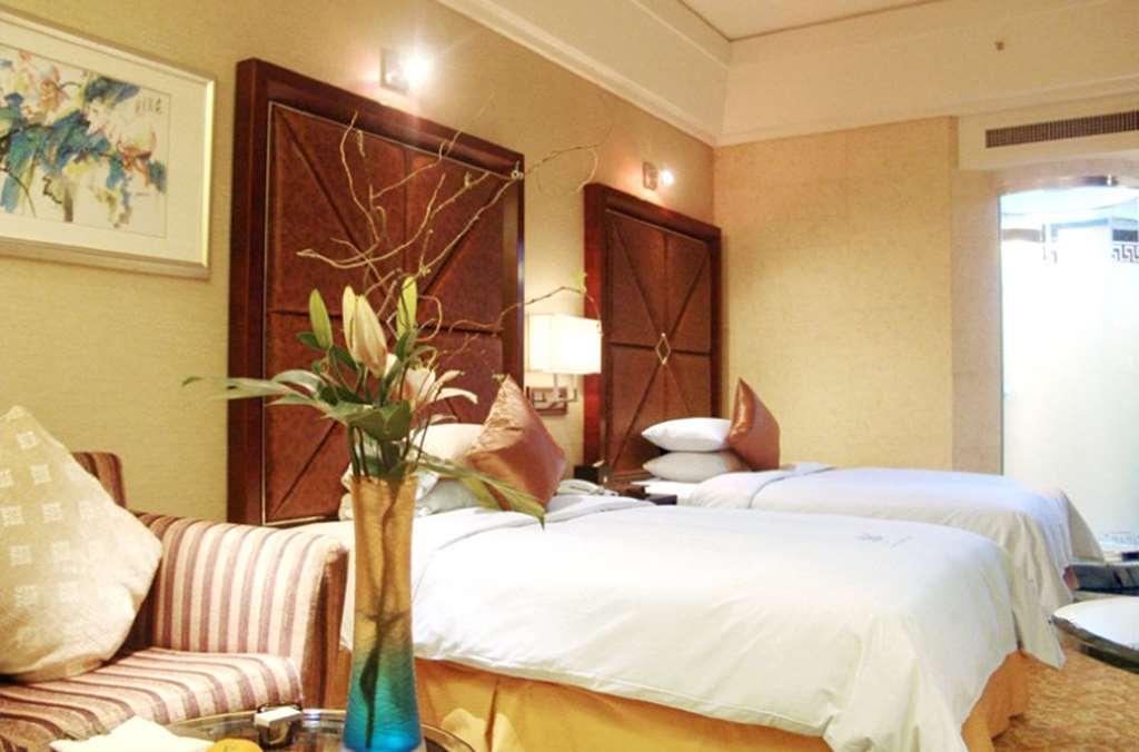 Grand Oriental Hotel Tung-kuan Pokoj fotografie